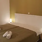 Kavos Central