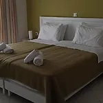 Kavos Central