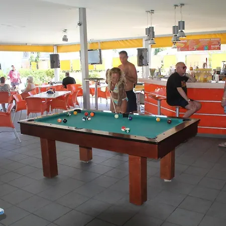 מלון Kavos Central