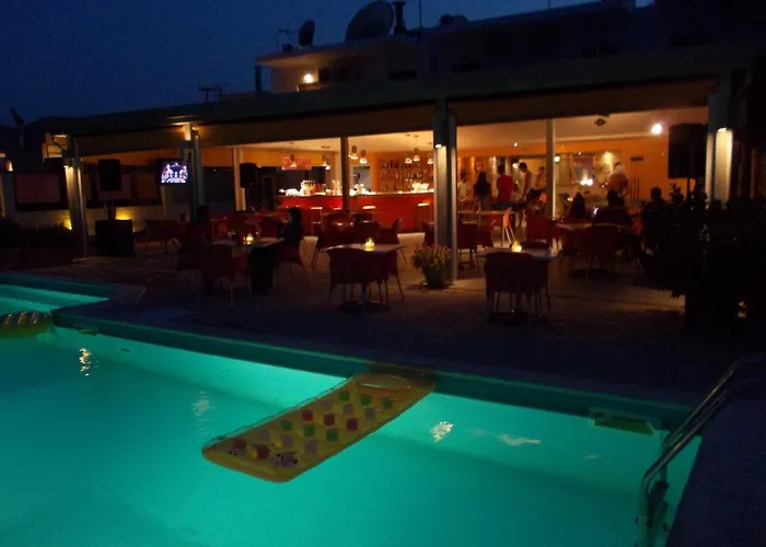 Otel Kavos Central *
