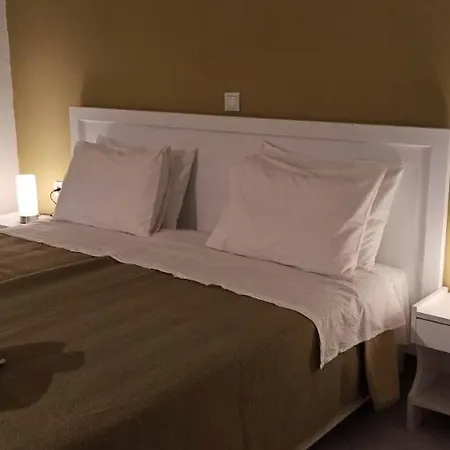 Kavos Central Hotel *