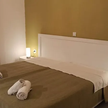 Kavos Central