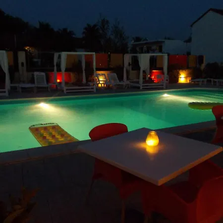 Ξενοδοχείο Kavos Central Κάβος