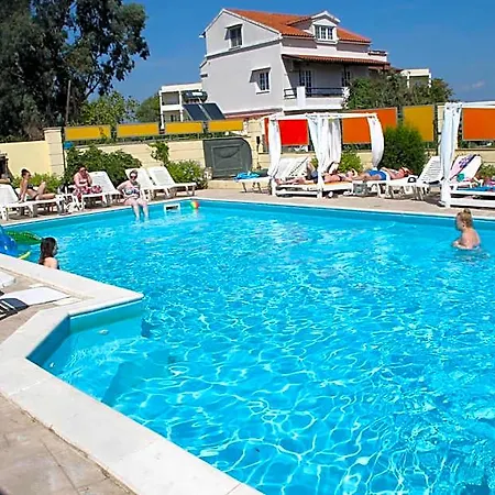 Kavos Central מלון קאבוס