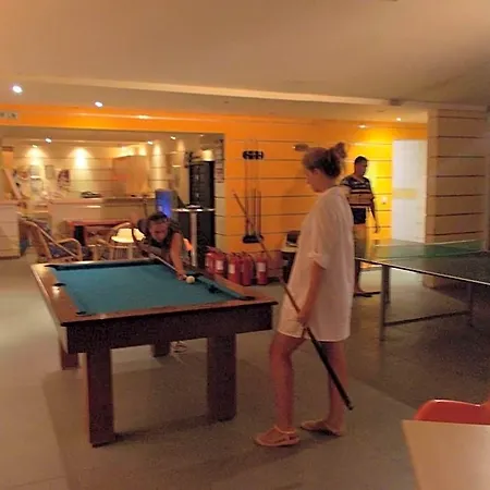 Kavos Central