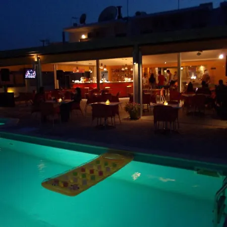 Hotel Kavos Central *